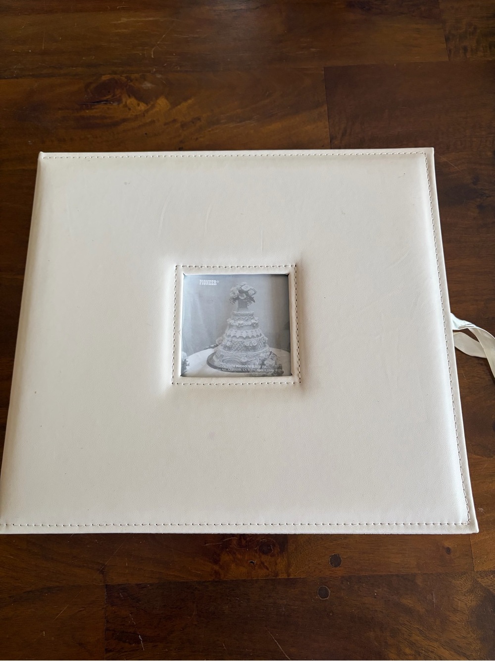 NWOT Ivory Wedding Photo Album with Center Window